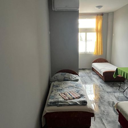 Lilla Motel Hegyeshalom Dış mekan fotoğraf
